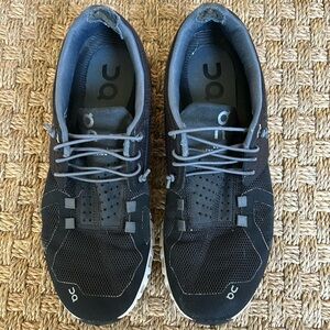On Cloud Running Shoes Size 8.5
